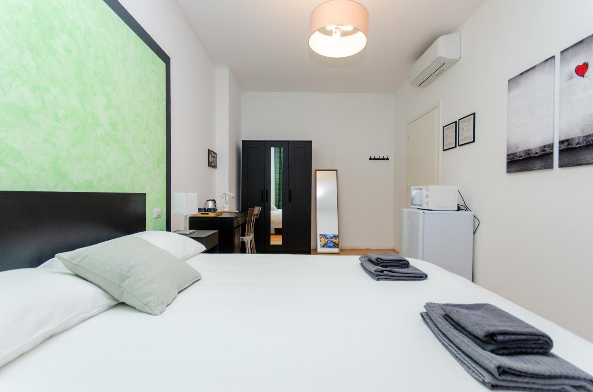 Green Room Milan Bagian luar foto
